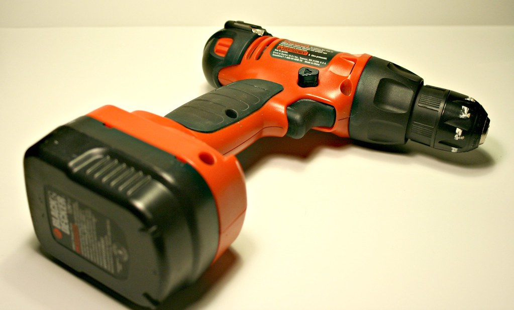 Do Aftermarket (Off-Brand) Batteries Work in a Train Horn Gun — and Are They Safe?